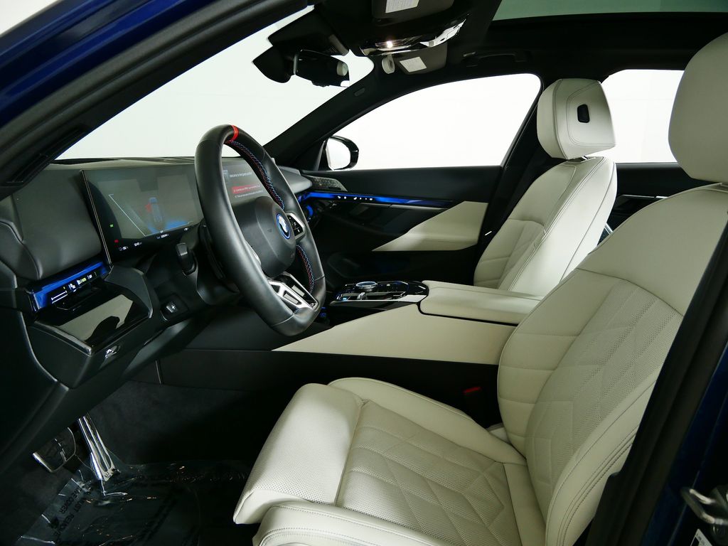 Thumbnail: 2024 BMW i5 - 35