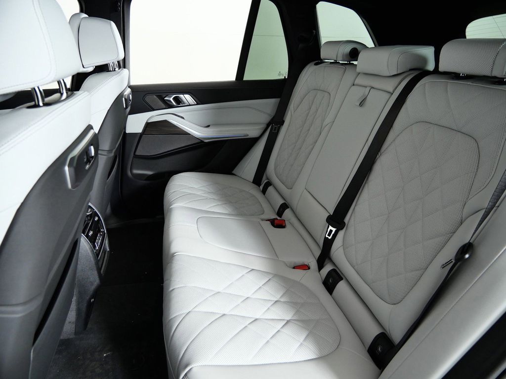 Thumbnail: 2026 BMW X5 - 33