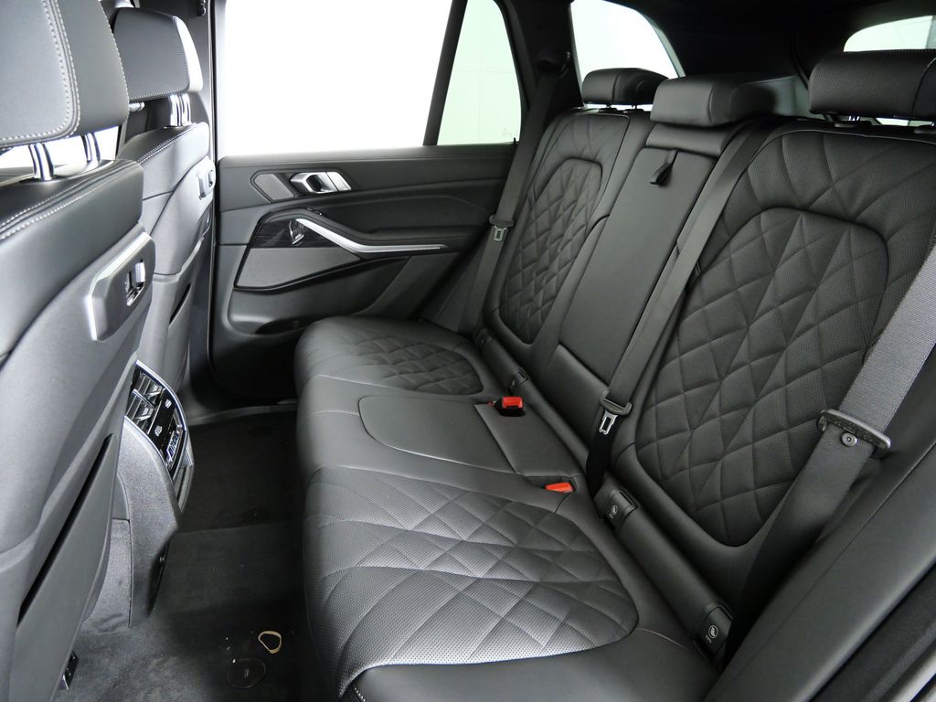 Thumbnail: 2026 BMW X5 - 33