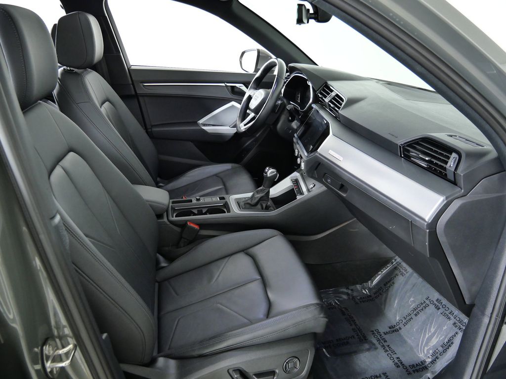 Thumbnail: 2022 Audi Q3 - 21