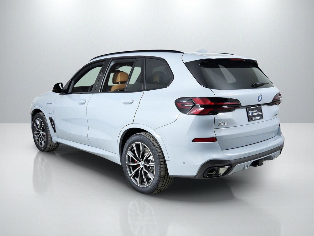 Thumbnail: 2026 BMW X5 - 14