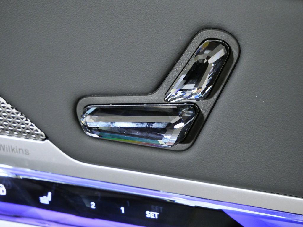 Thumbnail: 2023 BMW 7 Series - 28