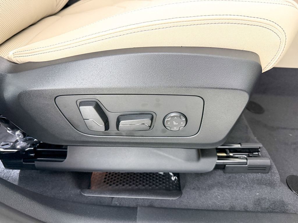 Thumbnail: 2025 BMW X1 - 24