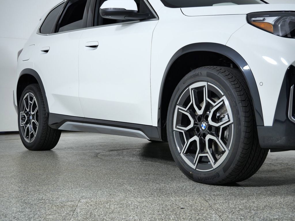 Thumbnail: 2026 BMW X1 - 8