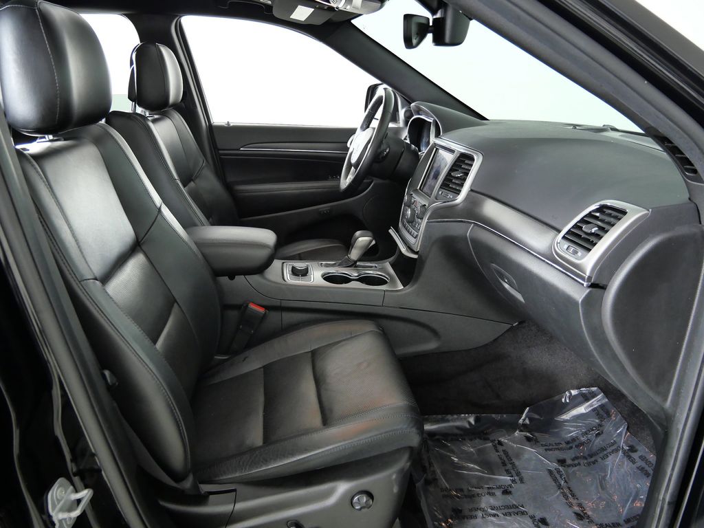 Thumbnail: 2018 Jeep Grand Cherokee - 21