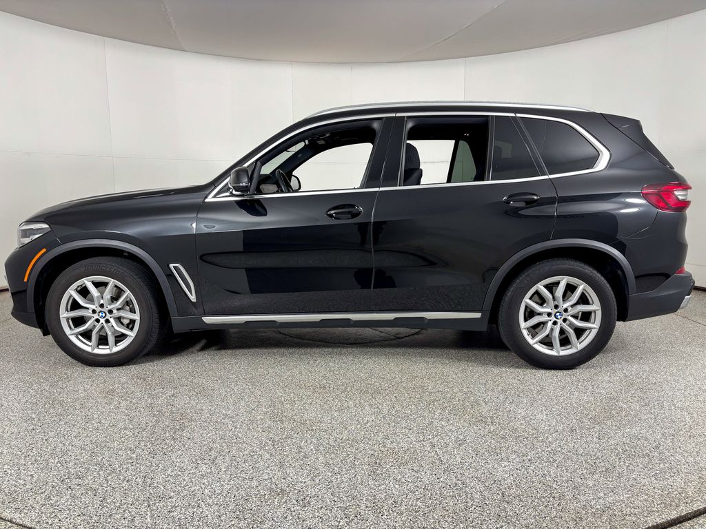 Thumbnail: 2022 BMW X5 - 6