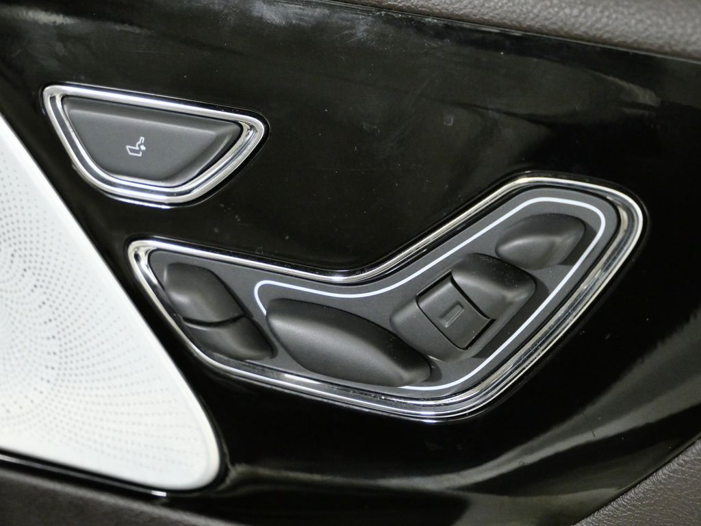 Thumbnail: 2020 Lincoln Aviator - 23