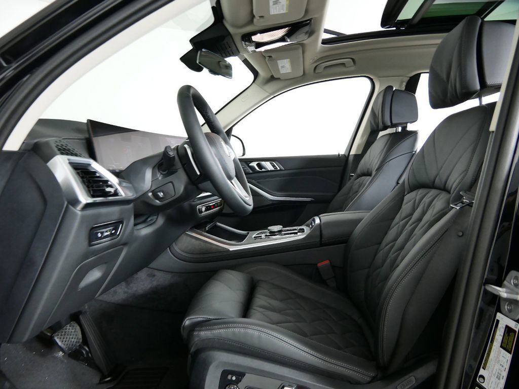 Thumbnail: 2025 BMW X7 - 34