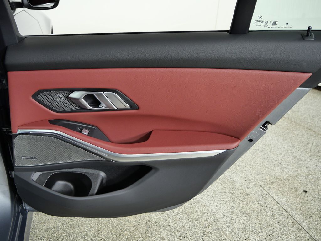 Thumbnail: 2025 BMW 3 Series - 29