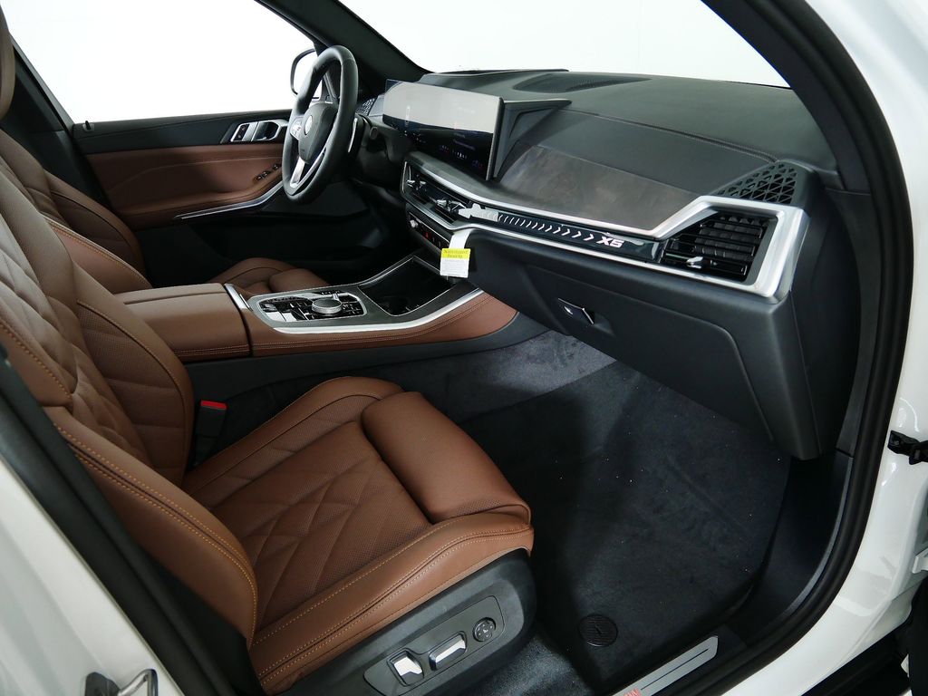 Thumbnail: 2026 BMW X5 - 21