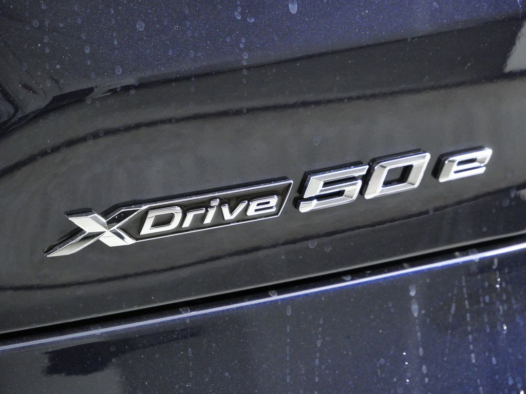 Thumbnail: 2026 BMW X5 - 12