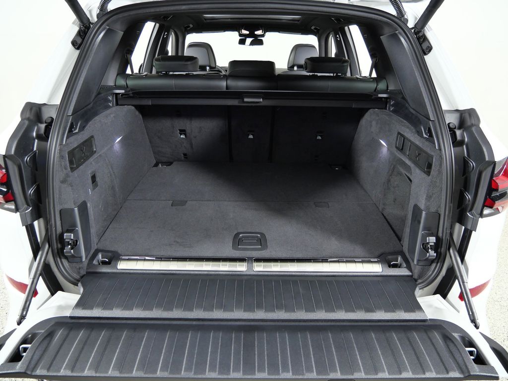 Thumbnail: 2026 BMW X5 - 28