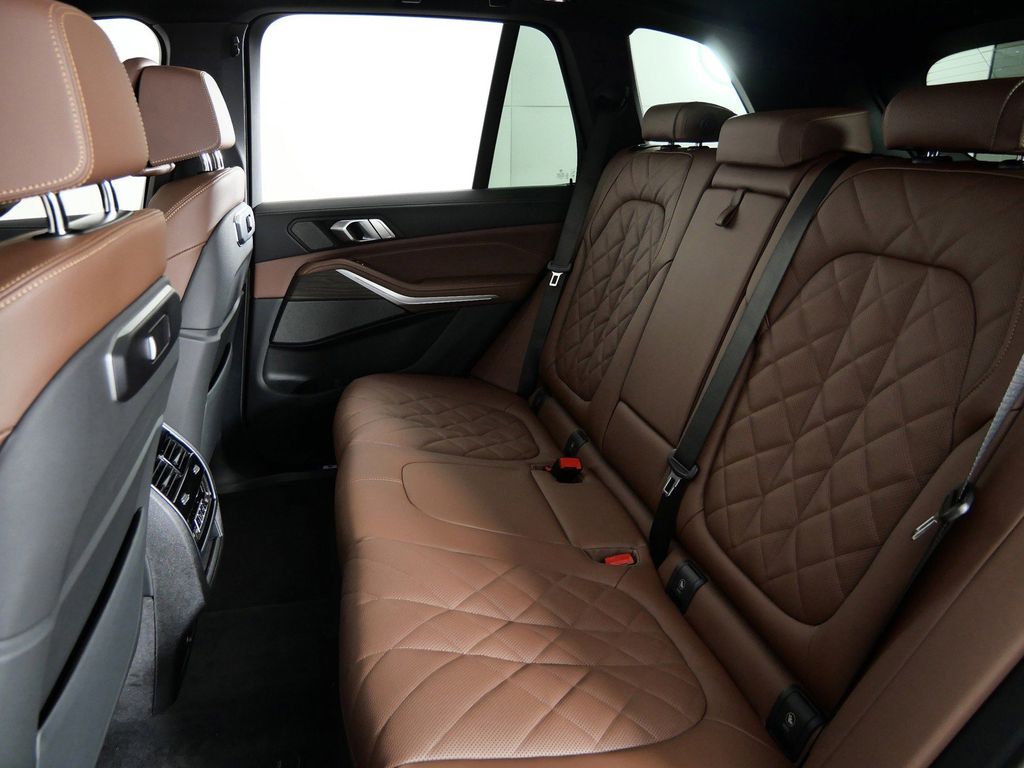 Thumbnail: 2026 BMW X5 - 33