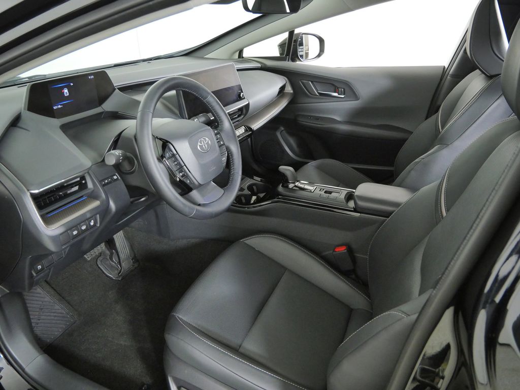 Thumbnail: 2024 Toyota Prius - 31