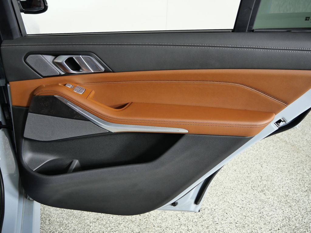 Thumbnail: 2025 BMW X7 - 26