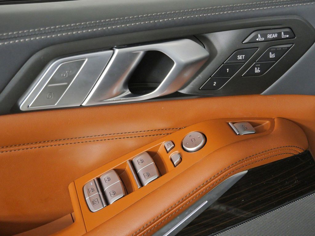 Thumbnail: 2021 BMW X7 - 38