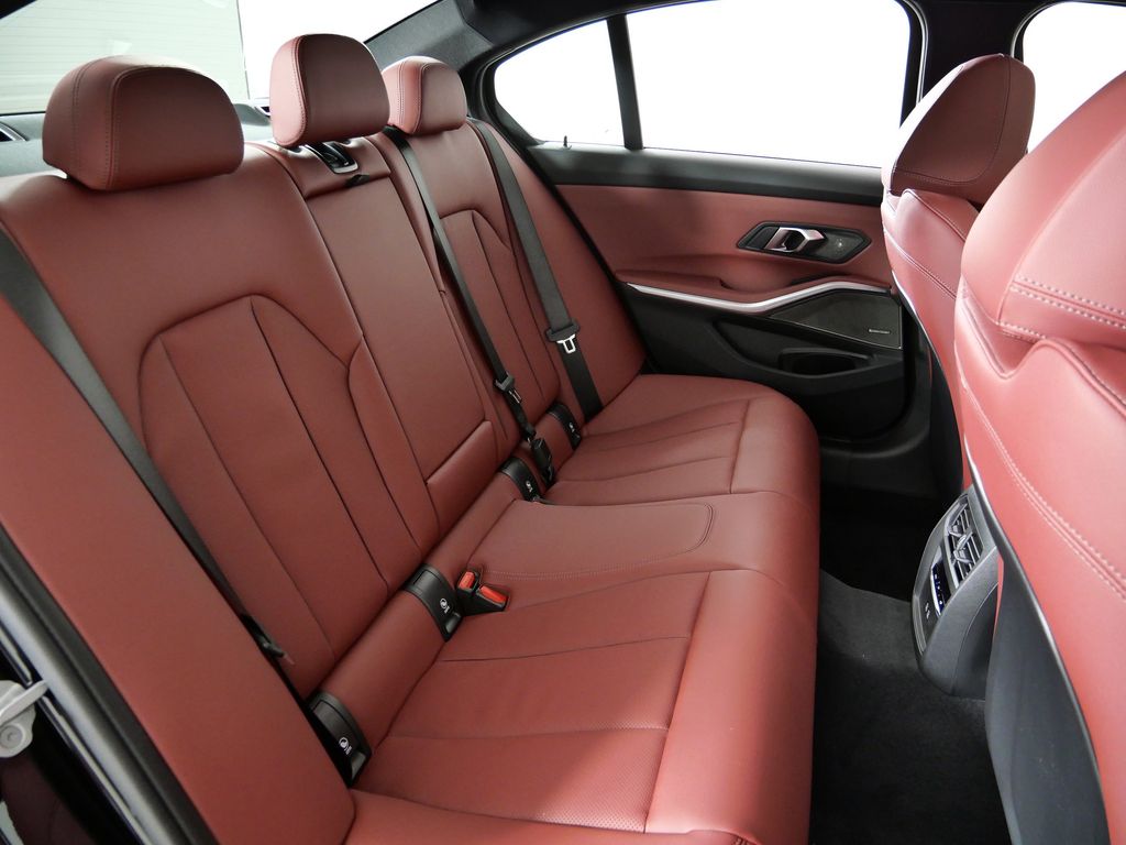 Thumbnail: 2026 BMW 3 Series - 26