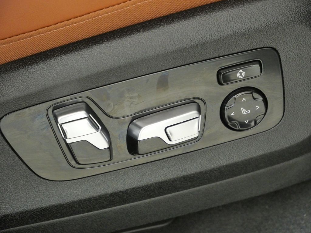 Thumbnail: 2026 BMW X5 - 22