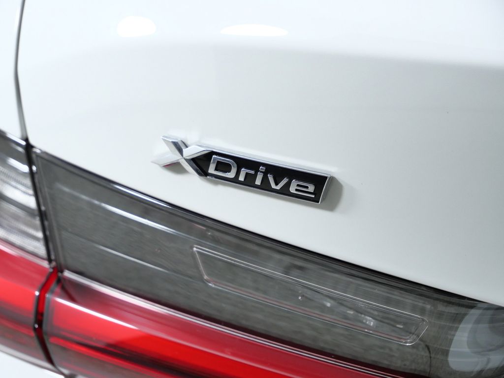 Thumbnail: 2023 BMW 3 Series - 16