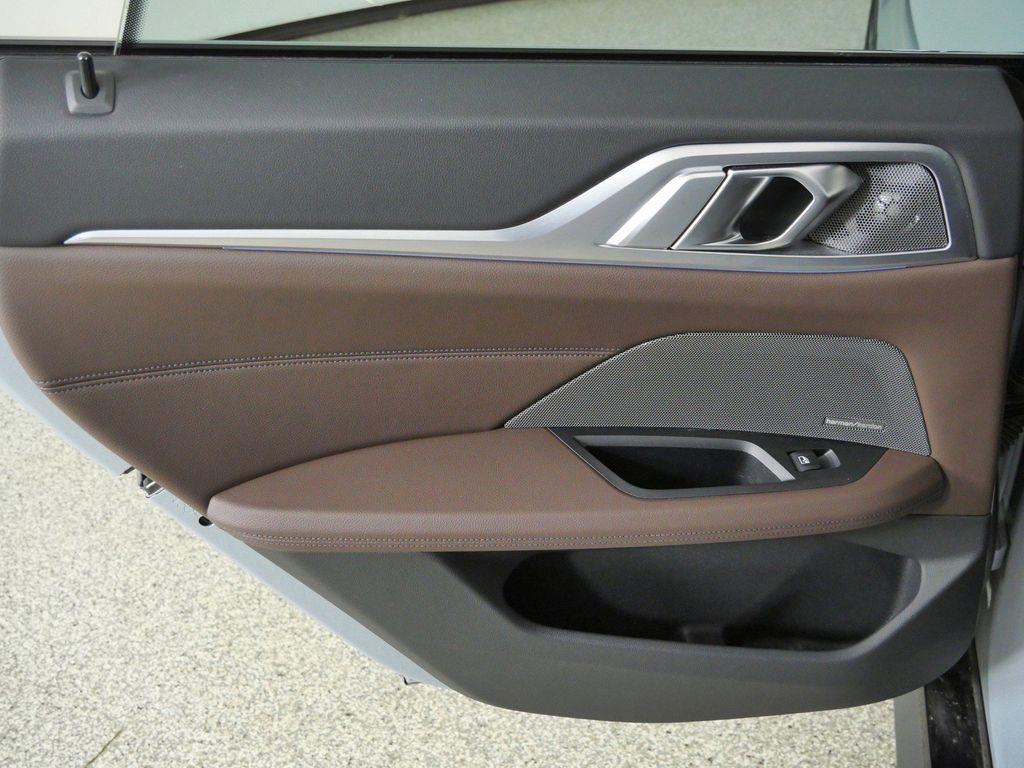 Thumbnail: 2023 BMW i4 - 34