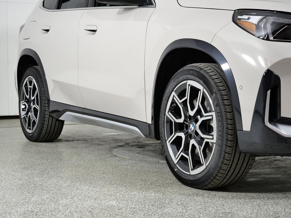 Thumbnail: 2026 BMW X1 - 6