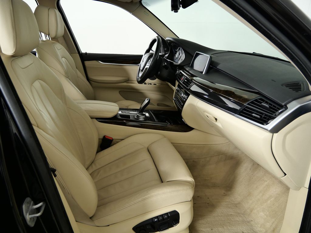 Thumbnail: 2015 BMW X5 - 21