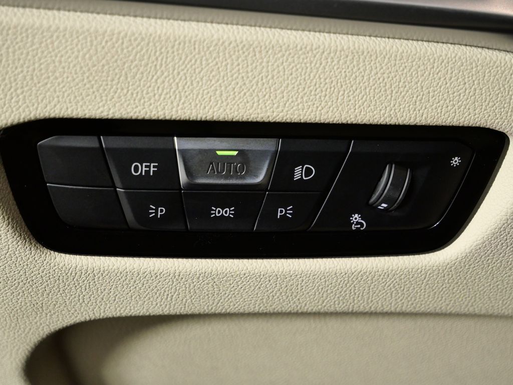 Thumbnail: 2026 BMW 3 Series - 38