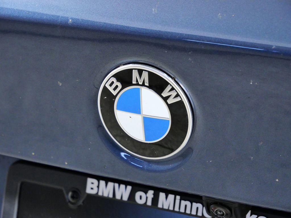 Thumbnail: 2026 BMW 3 Series - 12