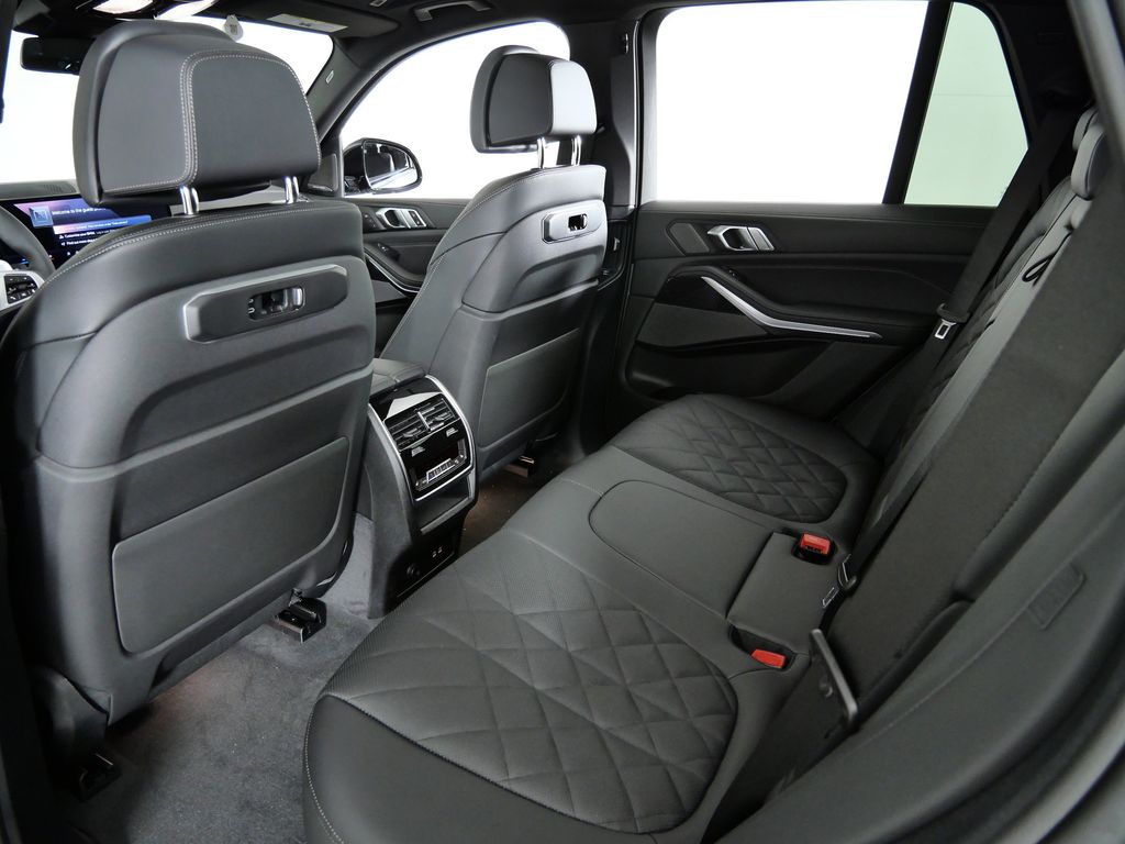 Thumbnail: 2026 BMW X5 - 32