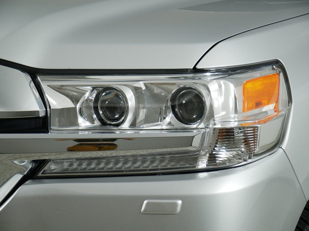 Thumbnail: 2016 Toyota Land Cruiser - 16