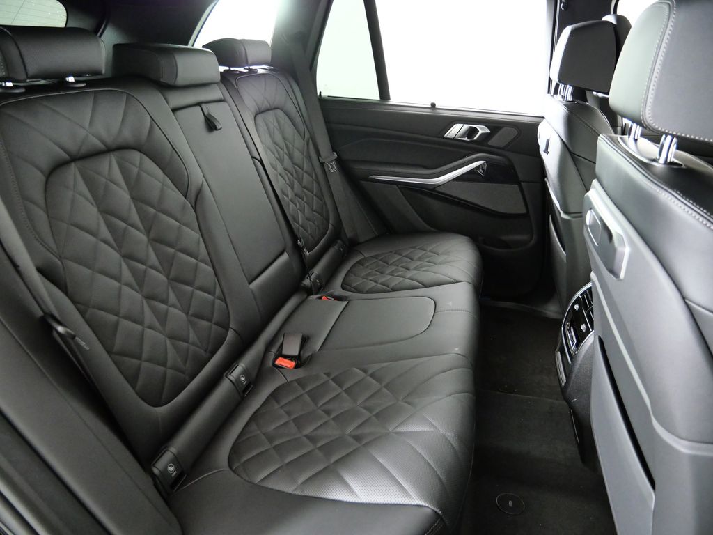 Thumbnail: 2026 BMW X5 - 27