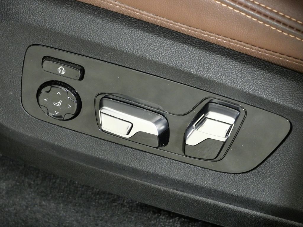 Thumbnail: 2023 BMW X7 - 45