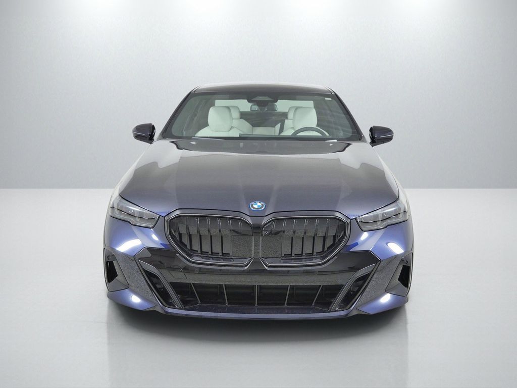 Thumbnail: 2027 BMW 5 Series - 2