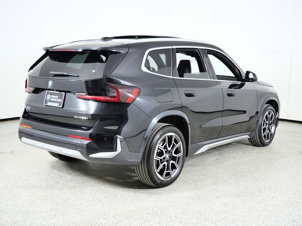 Thumbnail: 2025 BMW X1 - 11