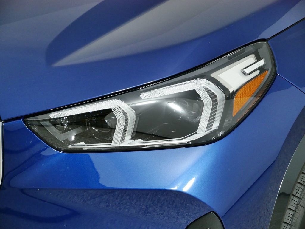 Thumbnail: 2025 BMW X1 - 18