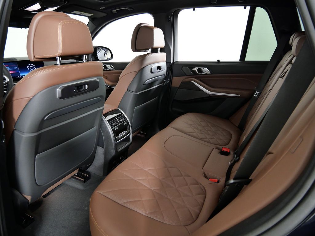 Thumbnail: 2026 BMW X5 - 32