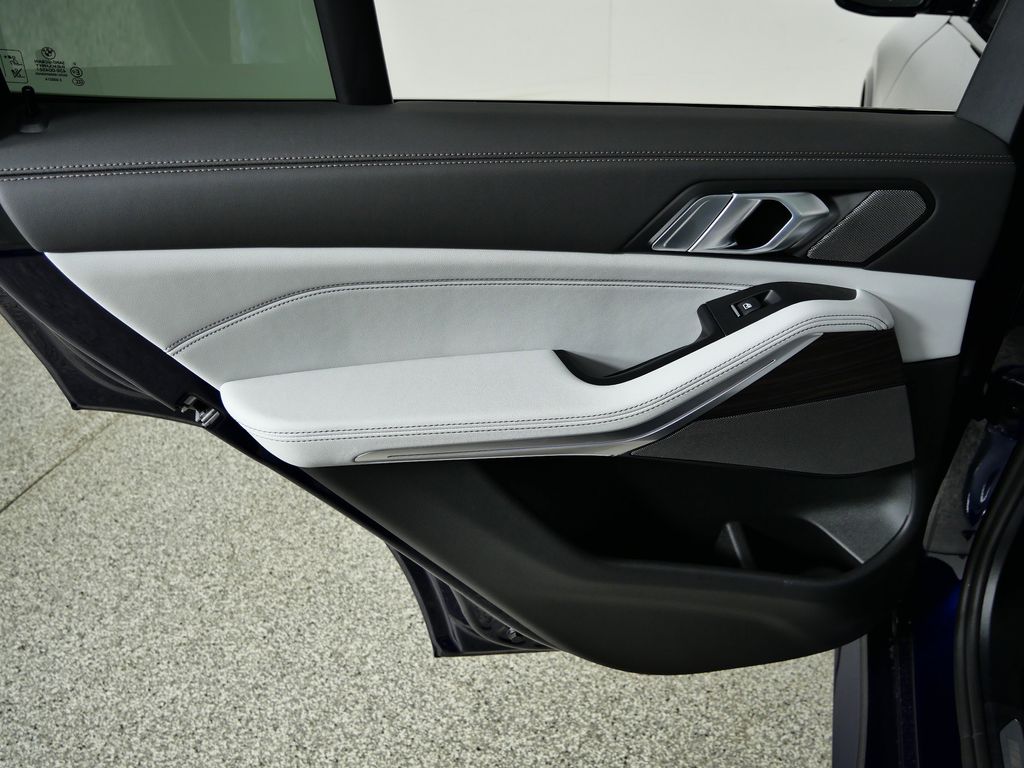 Thumbnail: 2026 BMW X5 - 32