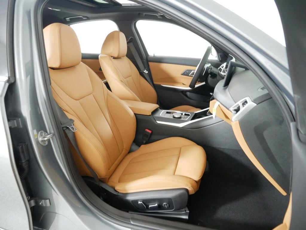 Thumbnail: 2025 BMW 3 Series - 23