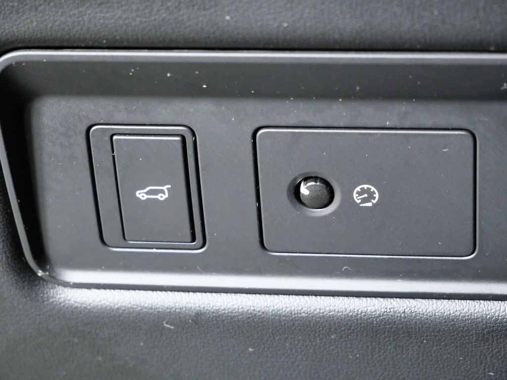 Thumbnail: 2018 Land Rover Range Rover Sport - 40