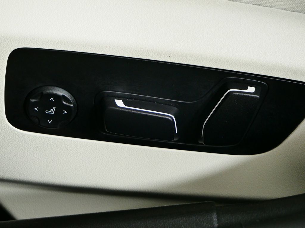 Thumbnail: 2024 BMW i5 - 41