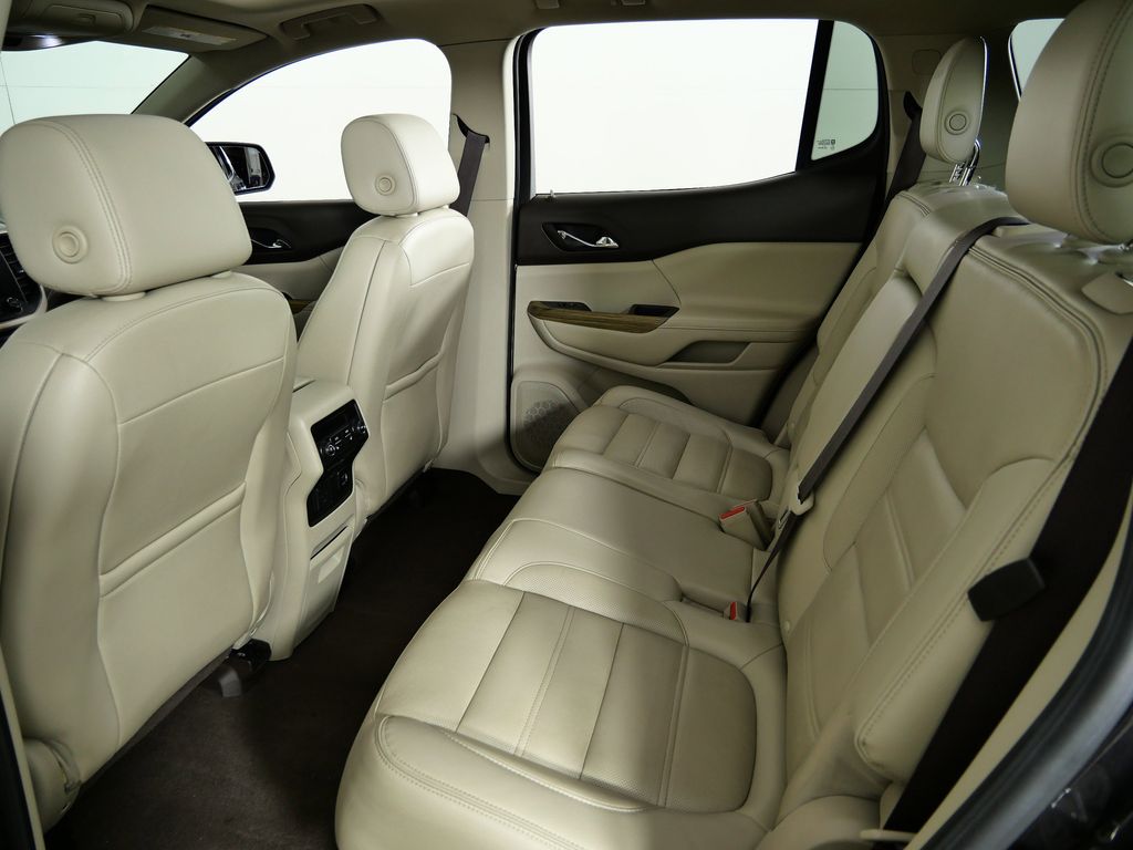 Thumbnail: 2017 GMC Acadia - 31