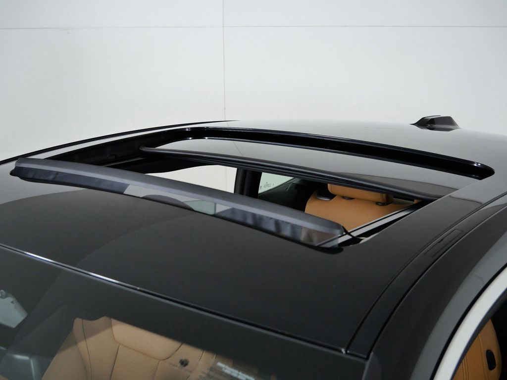 Thumbnail: 2026 BMW i4 - 18