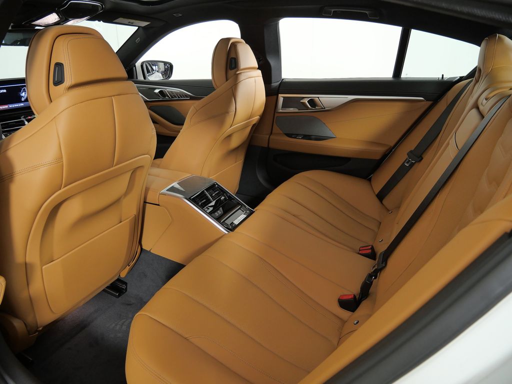 Thumbnail: 2026 BMW 8 Series - 30