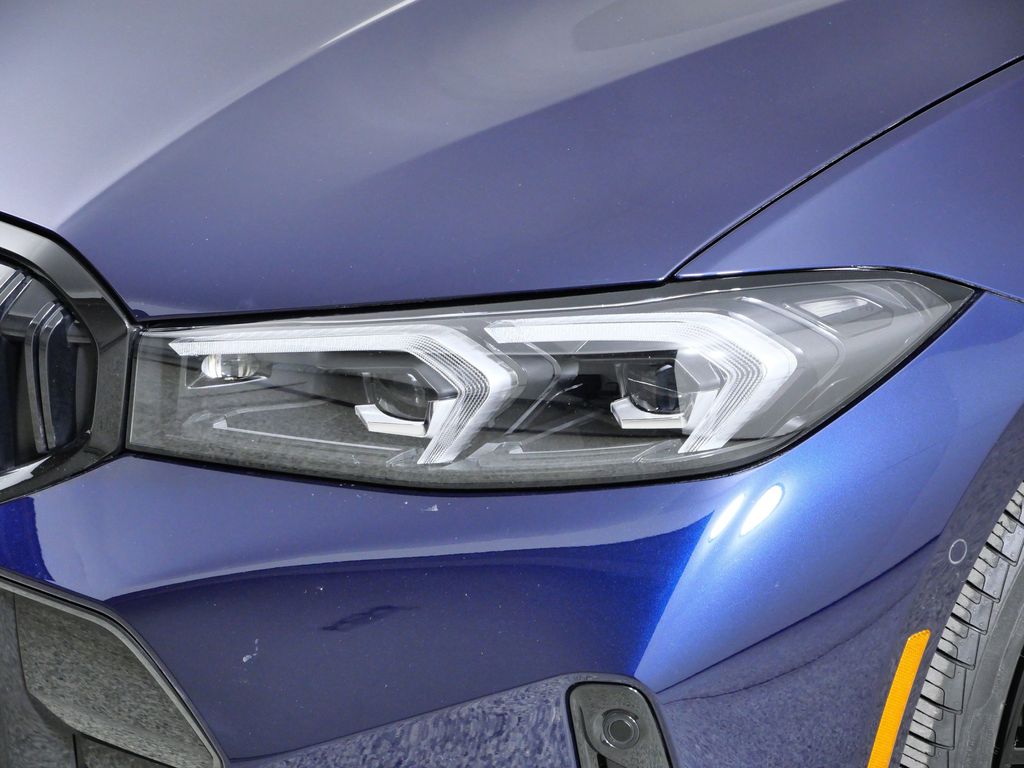 Thumbnail: 2023 BMW 3 Series - 4