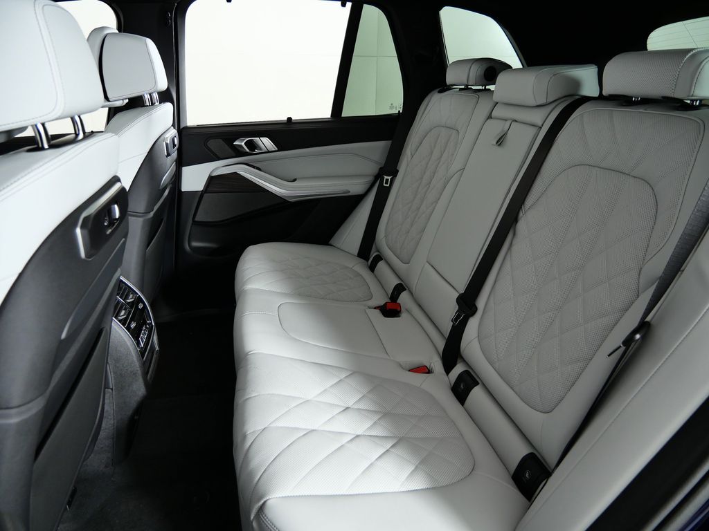 Thumbnail: 2026 BMW X5 - 33