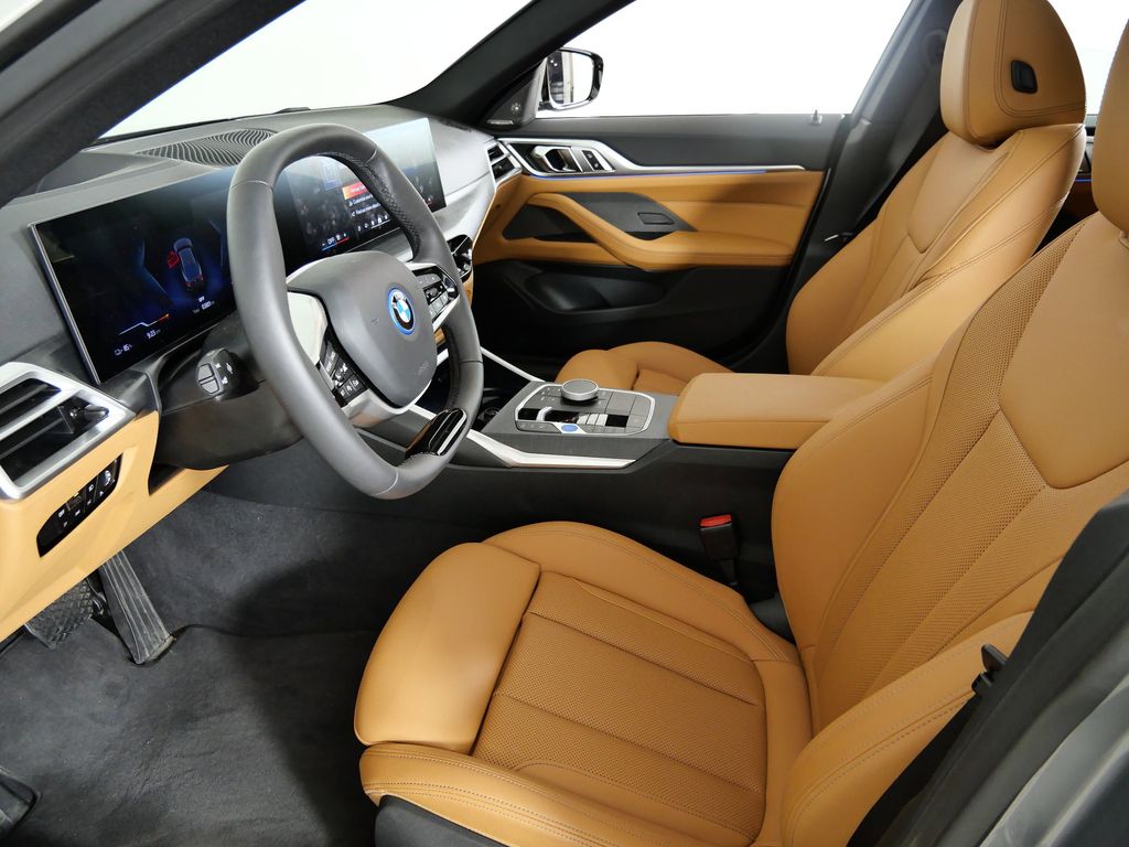 Thumbnail: 2025 BMW i4 - 34