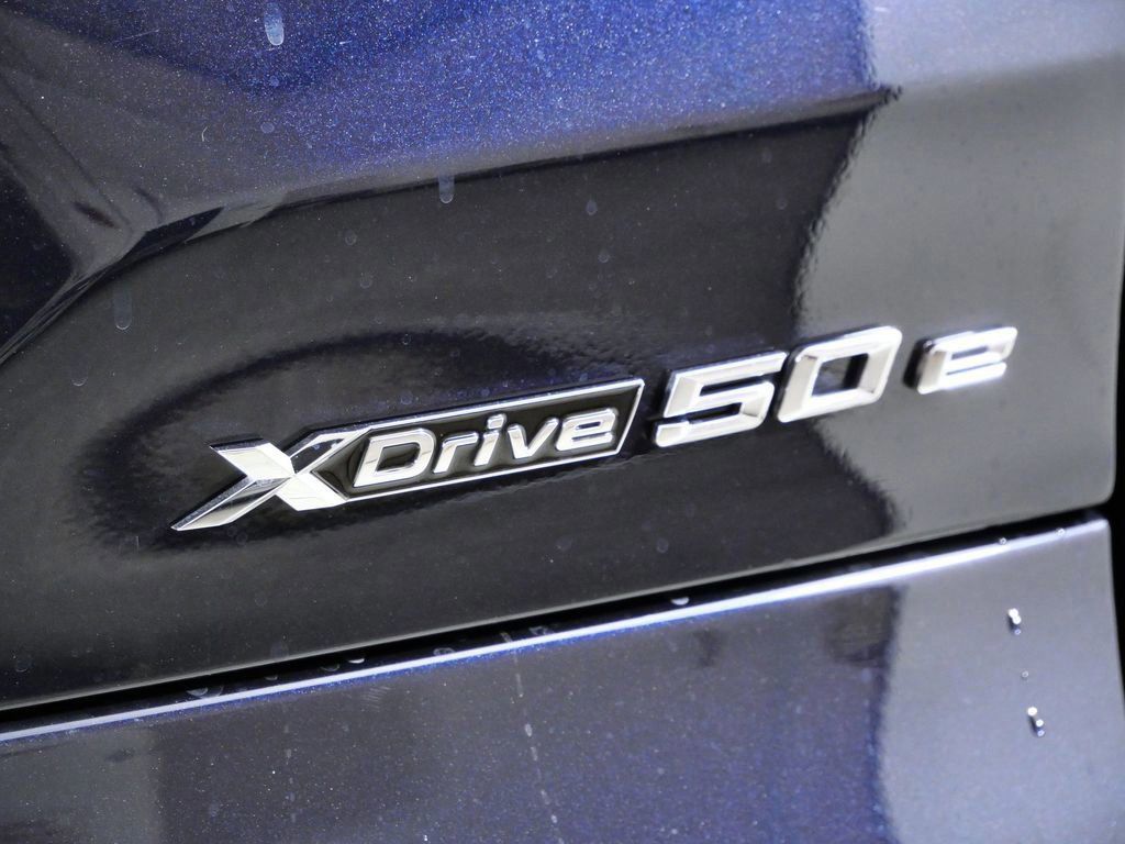 Thumbnail: 2026 BMW X5 - 13