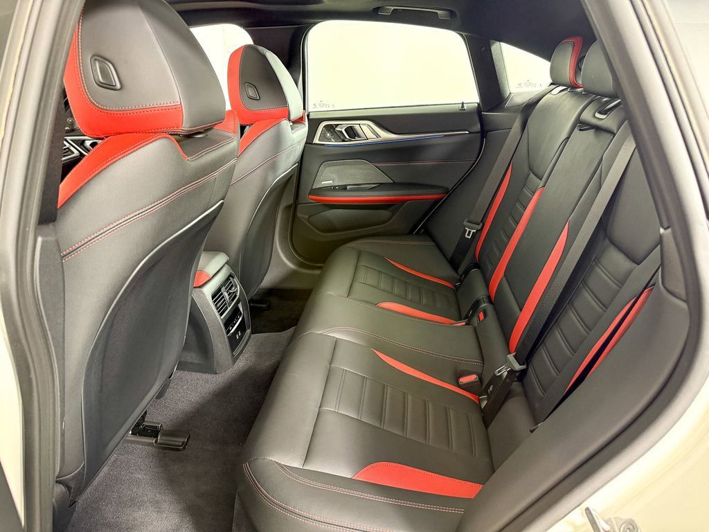 Thumbnail: 2025 BMW i4 - 33