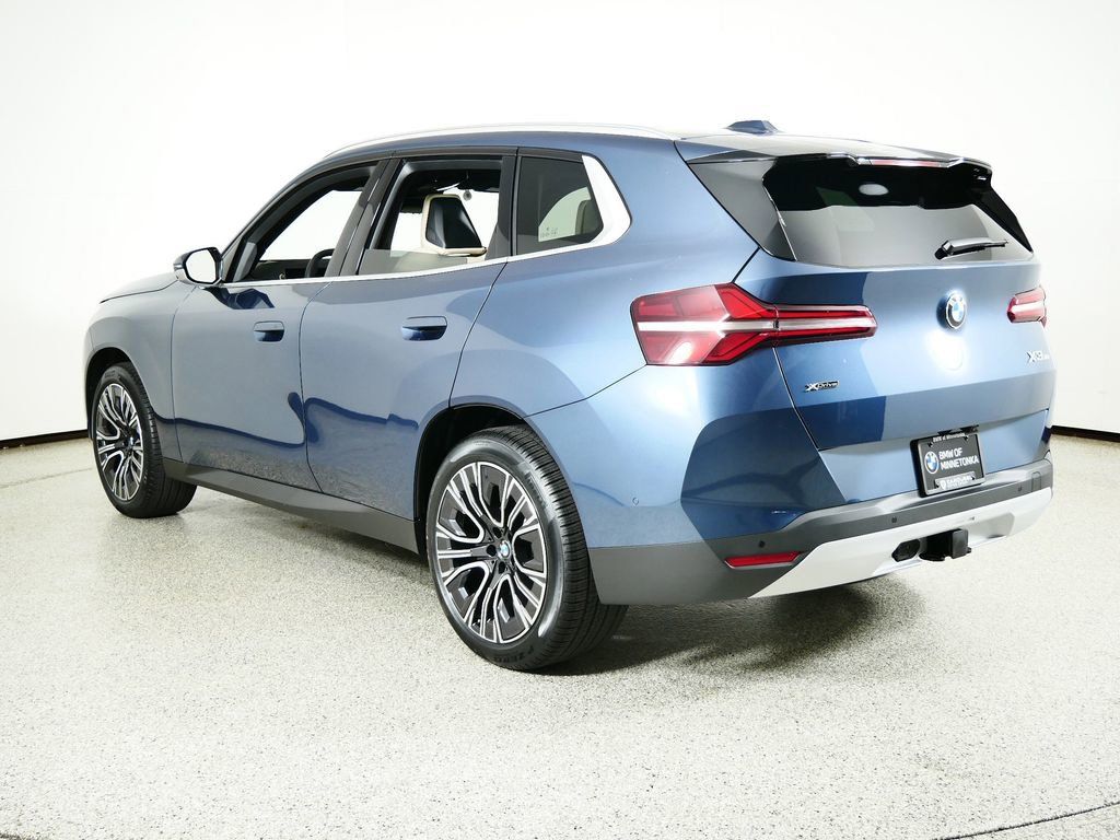 Thumbnail: 2025 BMW X3 - 15