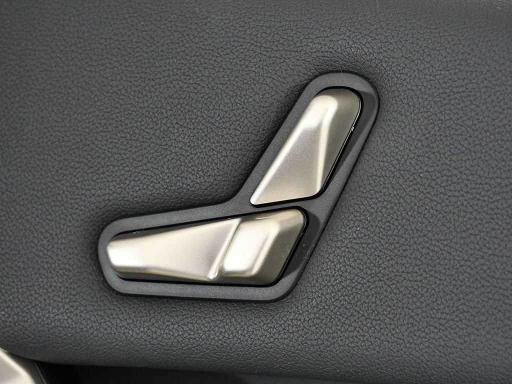 Thumbnail: 2025 BMW iX - 28